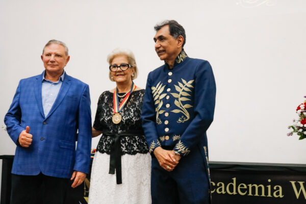 Presidente do Seconci-SP recebe homenagem da Academia William Shakespeare