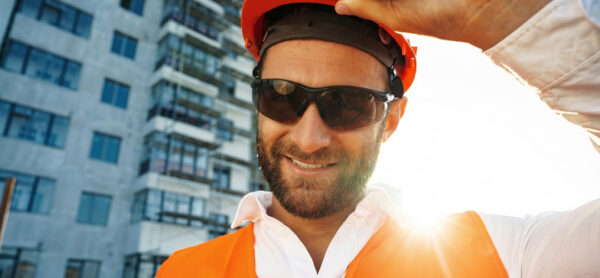 Trabalhador da construção deve se proteger