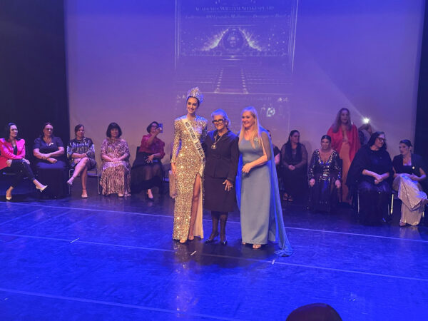 Maristela recebe homenagem